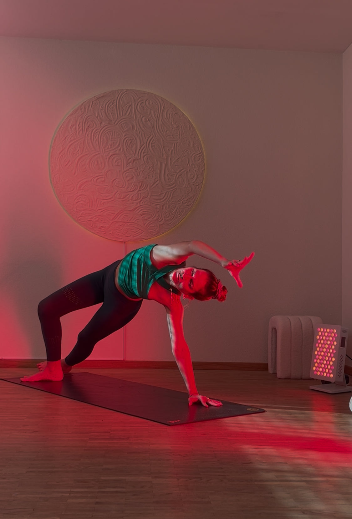 red. Reset - Vinyasa & Yoga Nidra